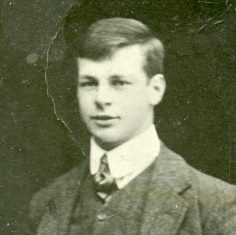 J C Kininmonth (Prefect 1909).